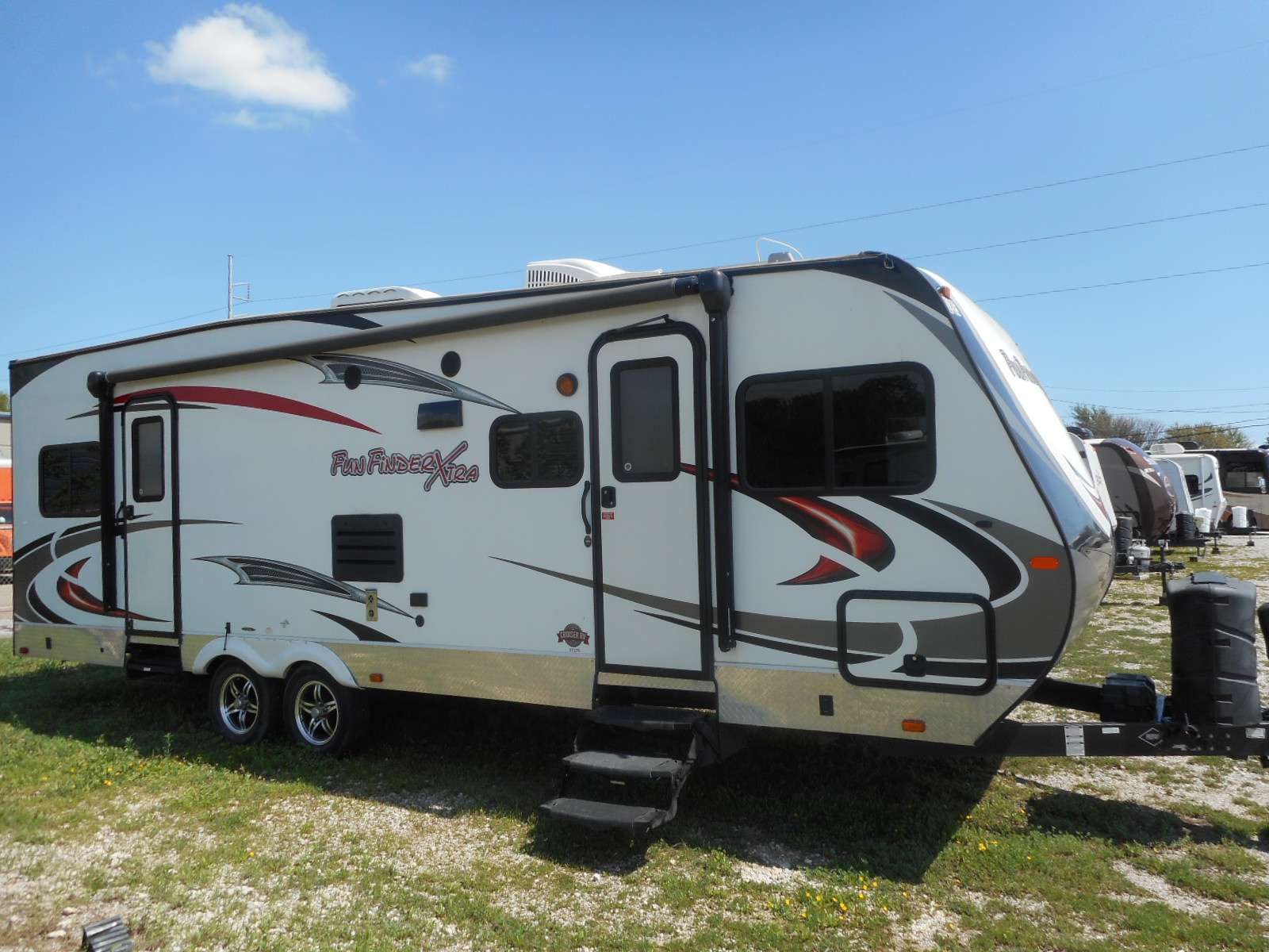Travel Trailer - 1 Slide Out - Fun Finder XT276