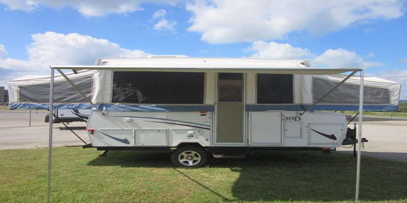 Pop Up Camper Rockwood w/ 1 slide and bathroom