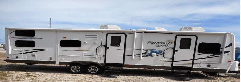 Travel Trailer - 4 slides Quad Bunks Flagstaff 832BHIKWS