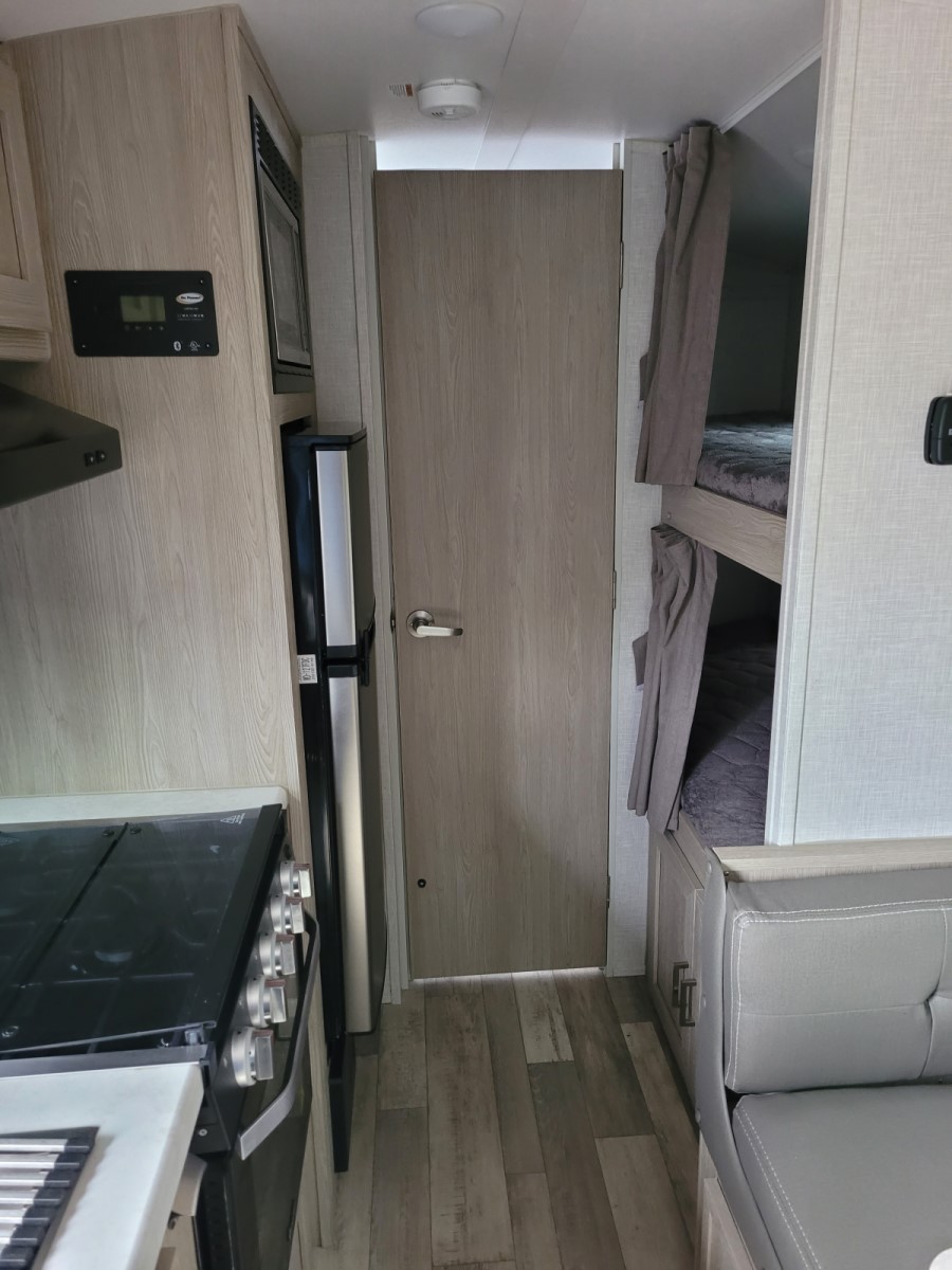 Vehicle Details RV, Motorhome and Travel Trailer rentals in