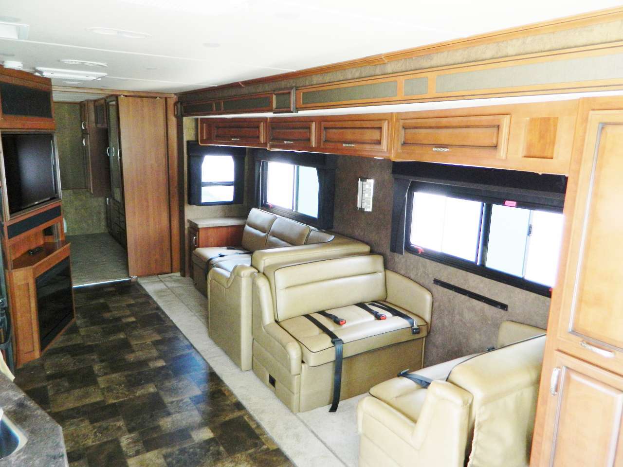 Vehicle Details RV, Motorhome and Travel Trailer rentals in Chicago