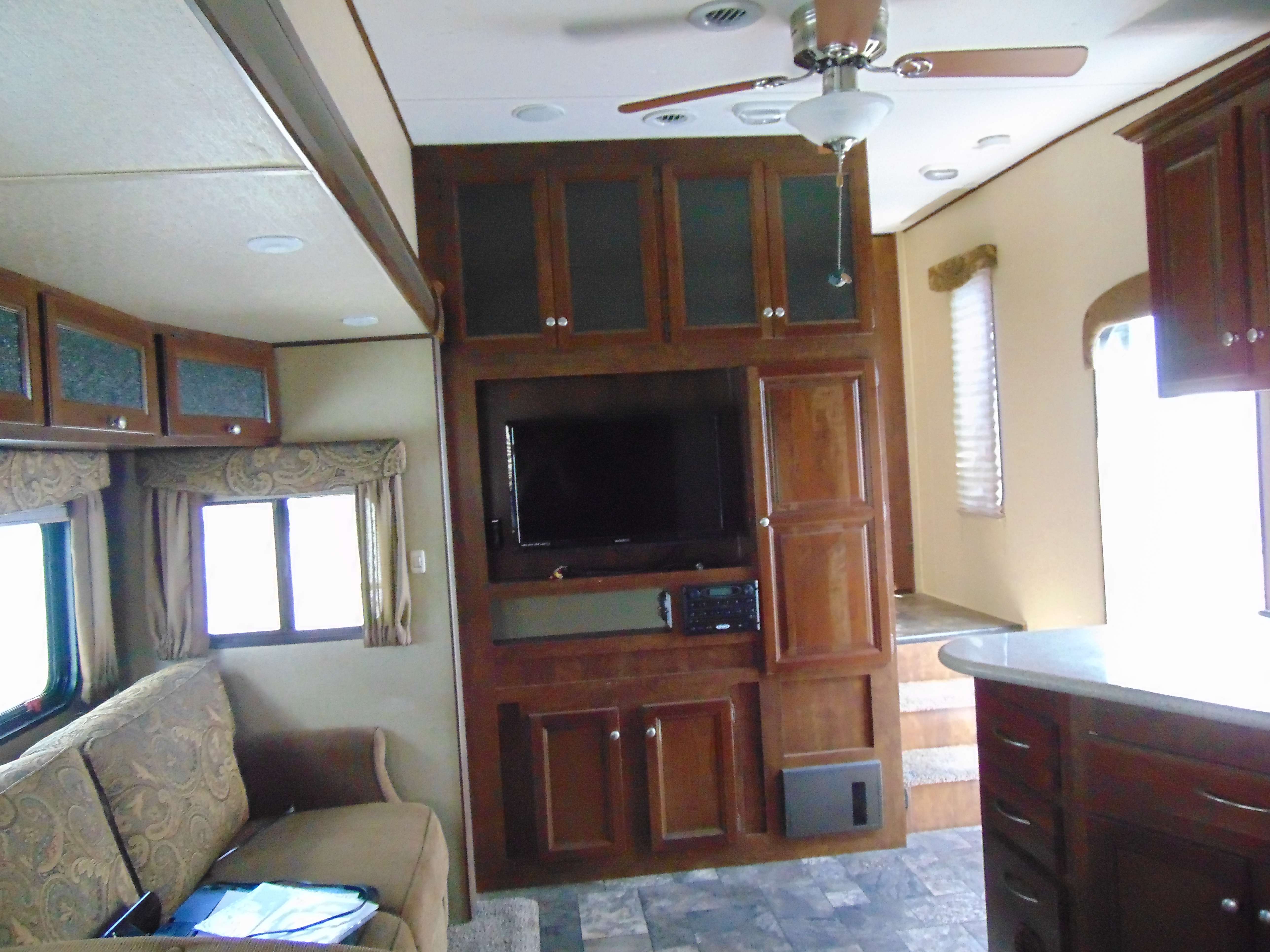 Vehicle Details RV rentals in Albuquerque, New Mexico!