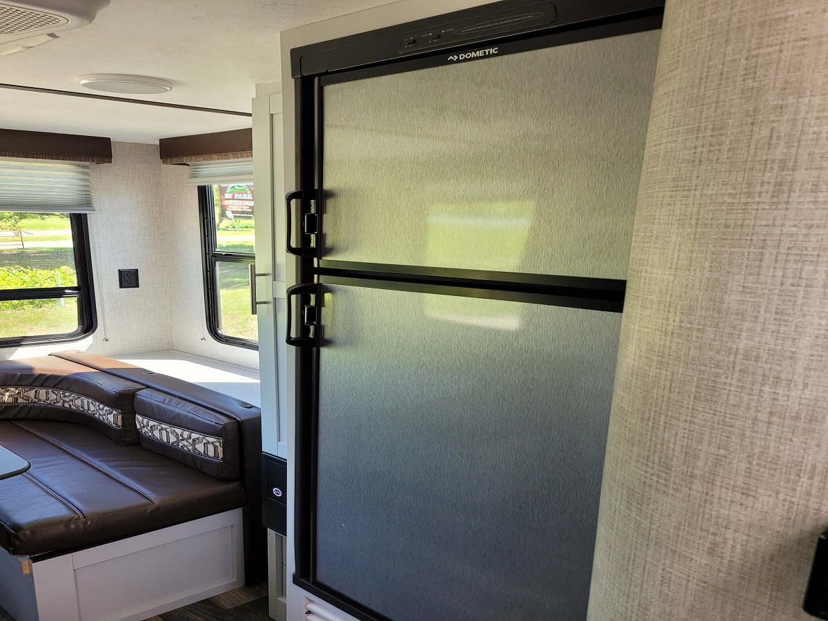 Vehicle Details | RV, Motorhome and Travel Trailer rentals in Springfield, Missouri!