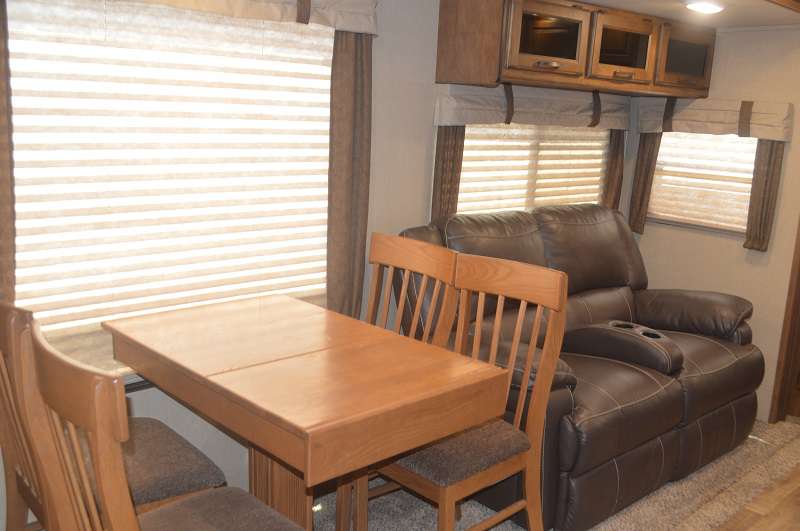 Vehicle Details RV rentals in Houston, Texas!