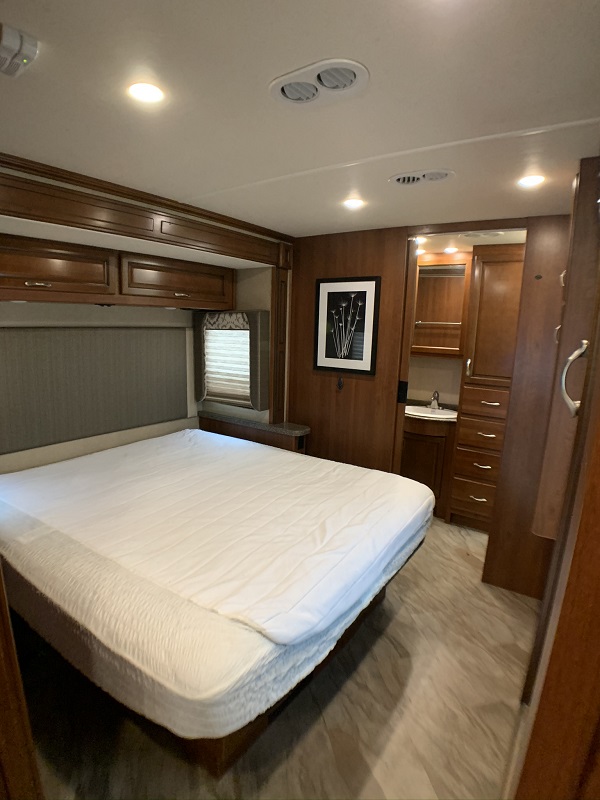 Vehicle Details RV rentals in Houston, Texas!