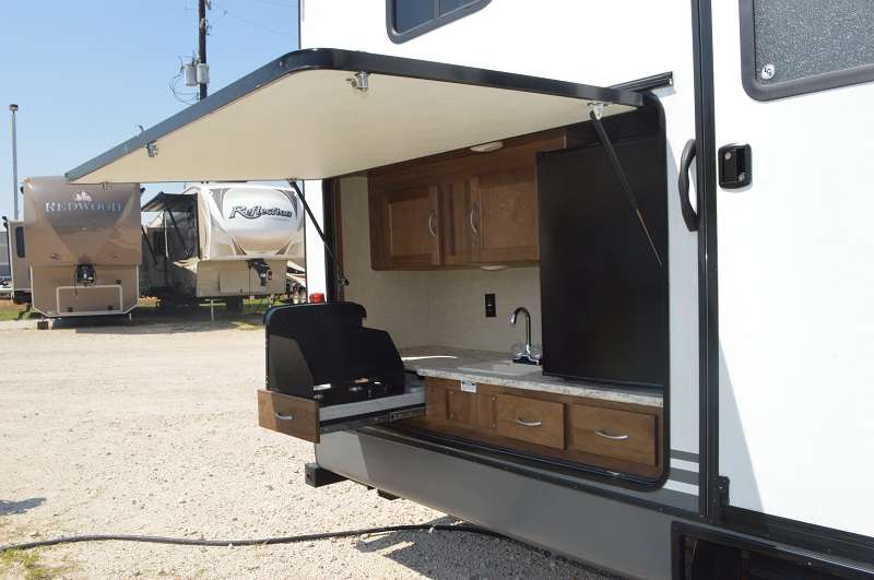 Vehicle Details RV rentals in Houston, Texas!