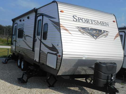Travel Trailer - 1 Slide Out Sportsmen 262RK