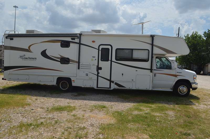 Class C - 2 Slide Outs Freelander 32BH