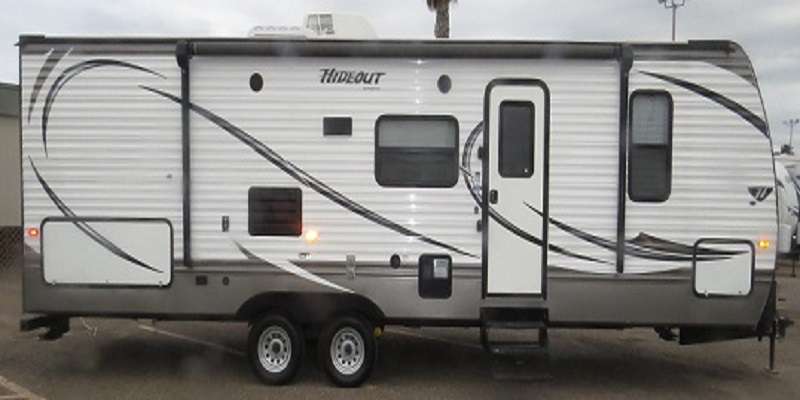 Travel Trailer - 1 Slide Out w/Bunks Hideout 27DBS