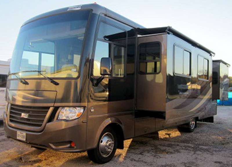 Class A - 2 Slide Out - Newmar Baystar 3302