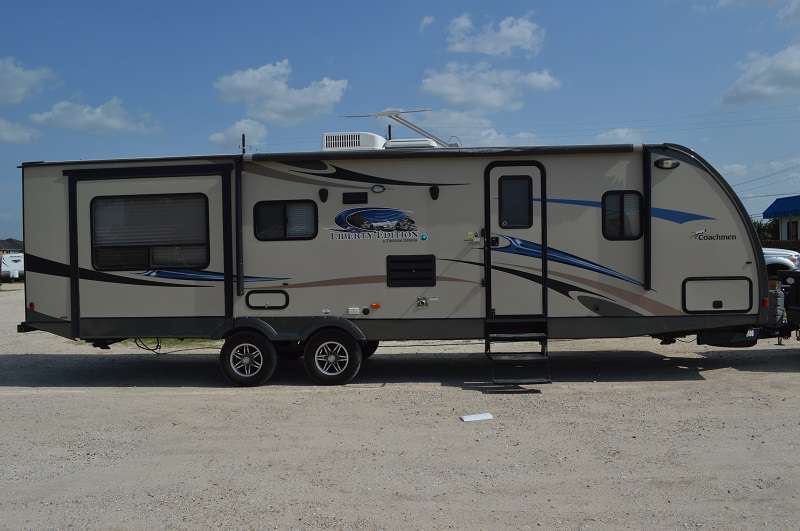 Travel Trailer - 2 Slide Outs - Freedom Express 296REDS