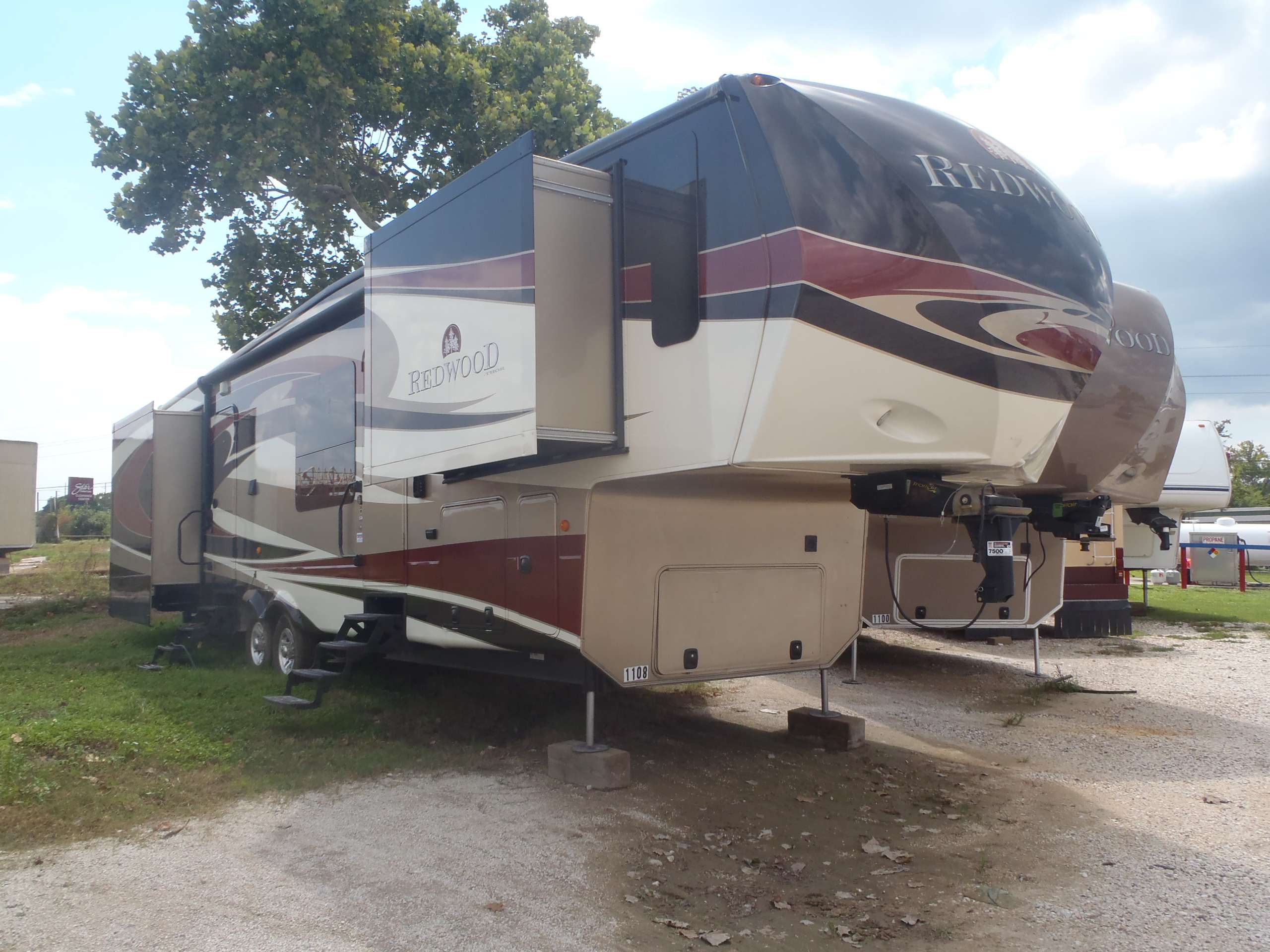 5th Wheel - Redwood 36FL - Not Gooseneck Compatible