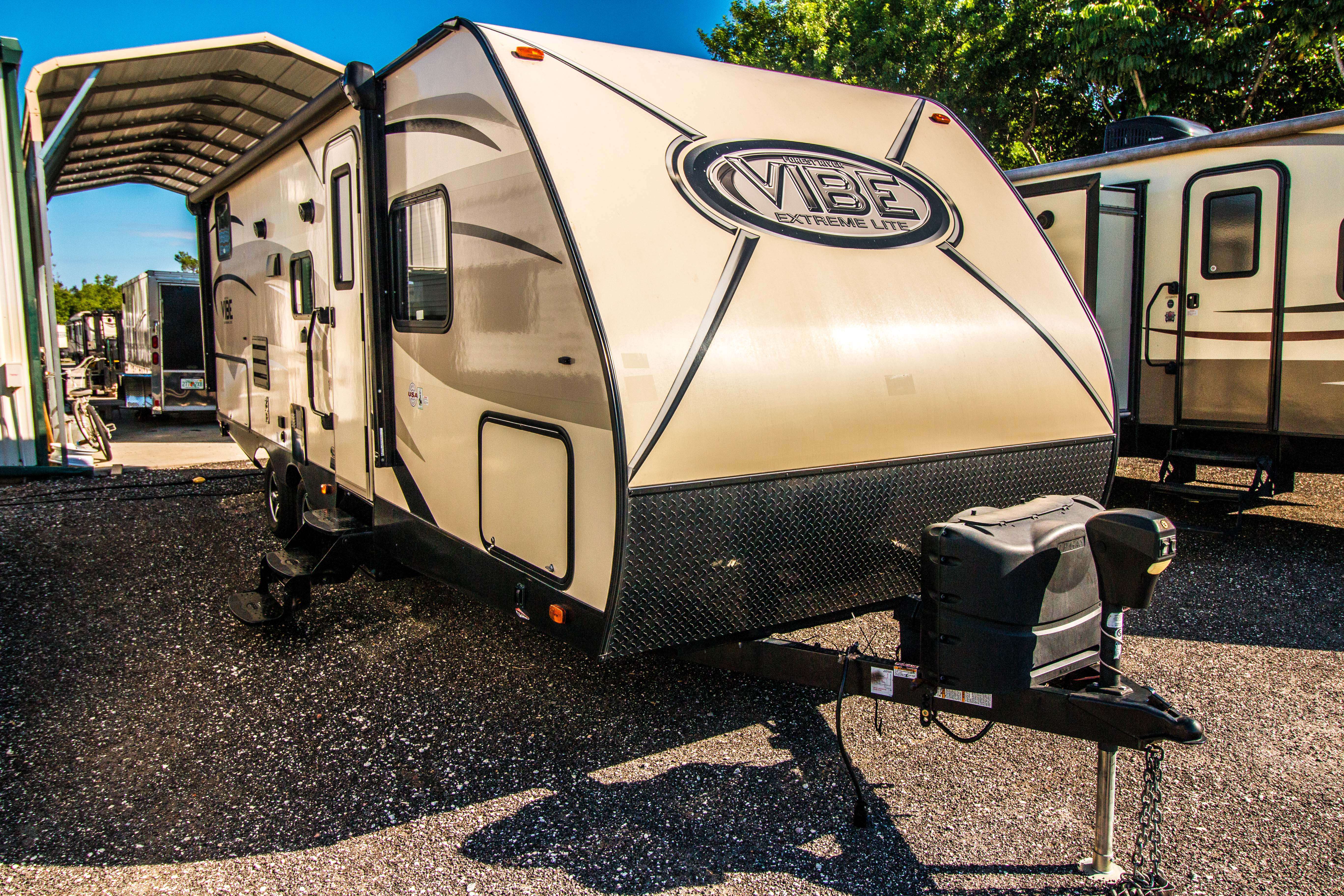 1 slide out travel trailer Vibe 234BHS