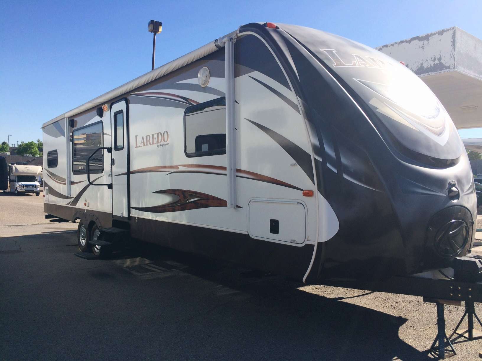 Travel Trailer - 2 Slide Out Laredo M-294RK