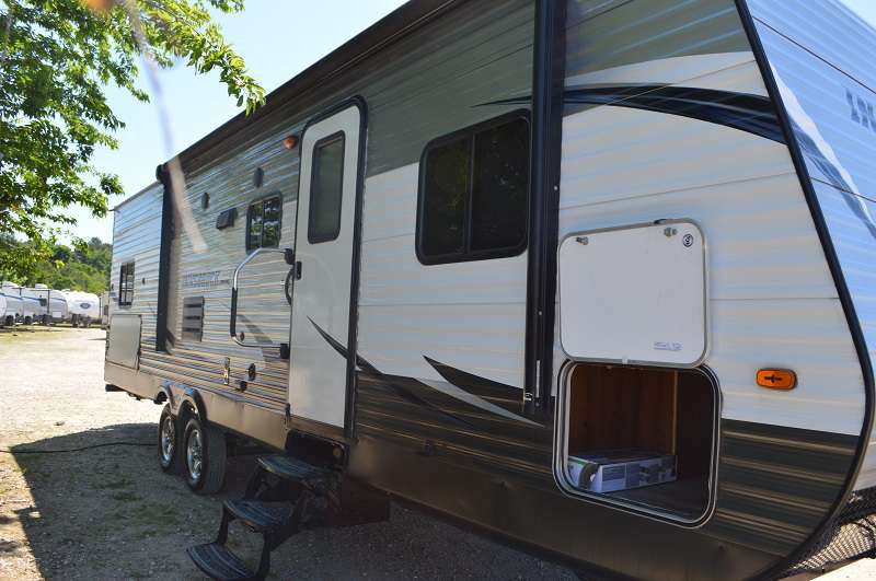 Travel Trailer - 1 Slide Out - Innsbruck - 301TB