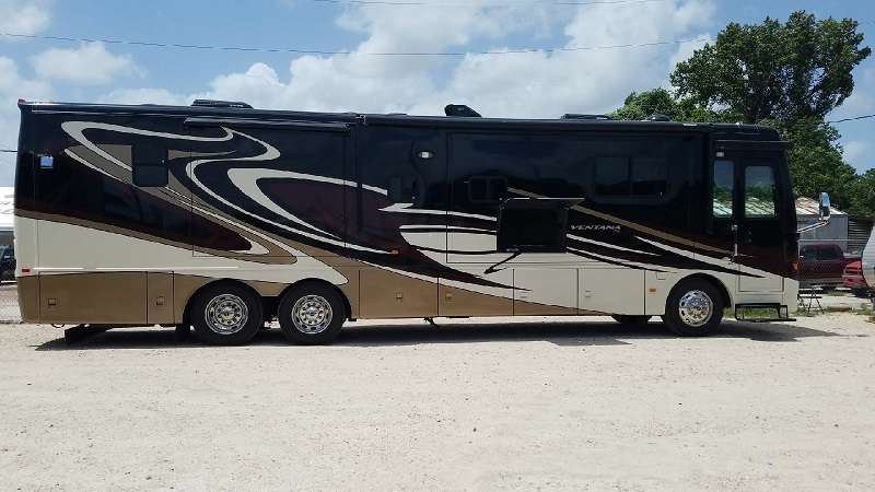 Class A - Diesel Pusher - Newmar Ventana 4037