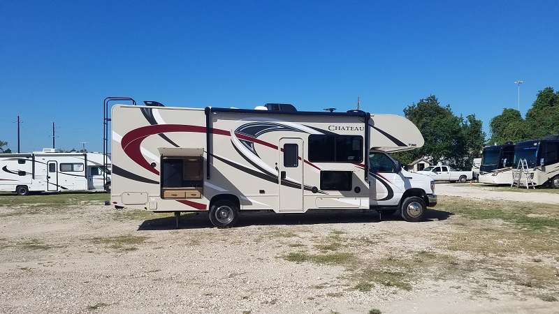 Class C - 2 Slide Out Chateau 29G