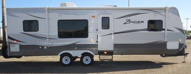 Travel Trailer: 1 Slideout Zinger 30RK