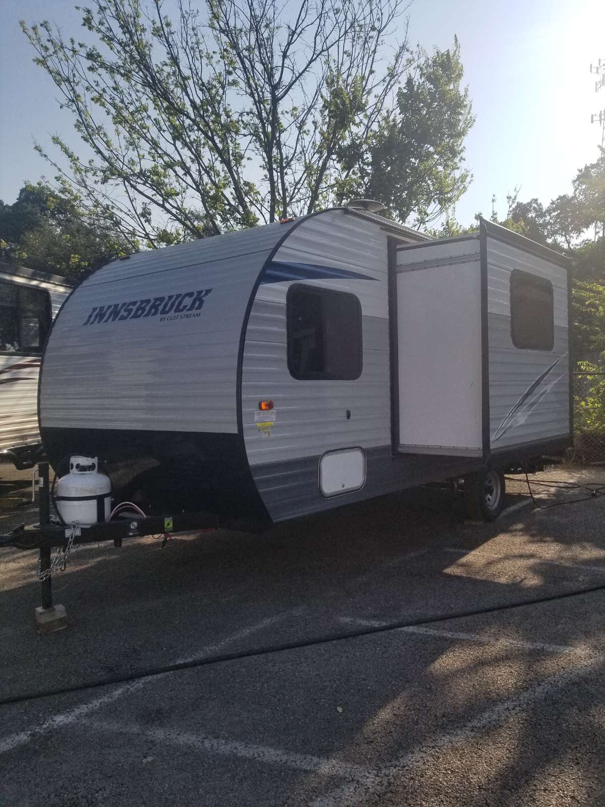 Travel Trailer - 1 Slide Out Innsbruck 19DS