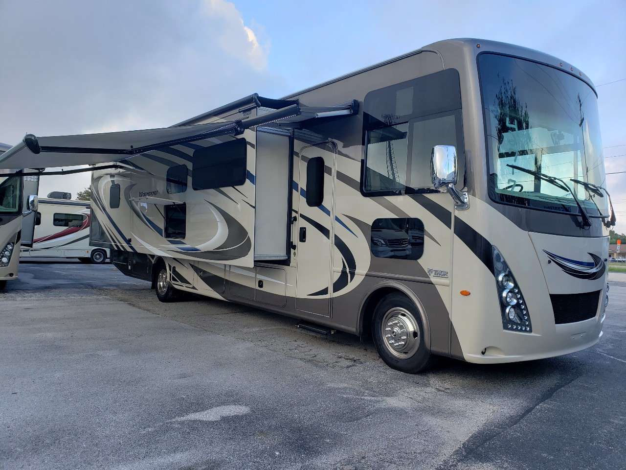 Class A - 2 Slide Outs Windsport 34R
