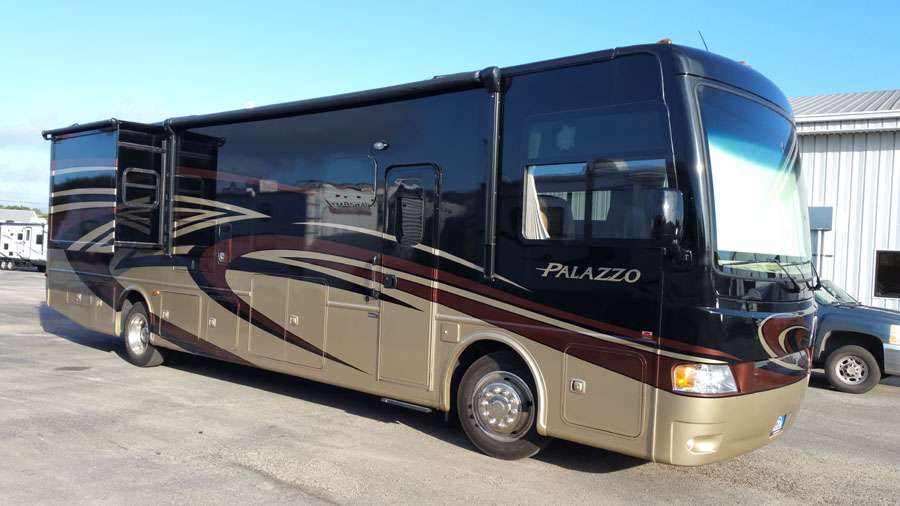 Class A - Diesel Pusher 2 Slide Outs Palazzo 36.1