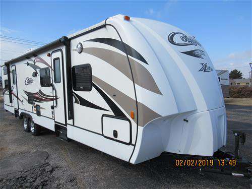 Travel Trailer - 2 slides - Cougar 31SQB