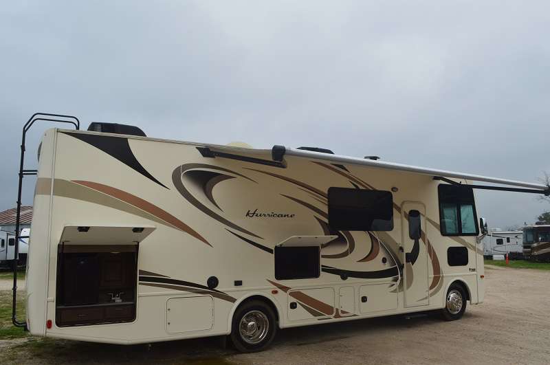 Class A - SuperSlide - Hurricane 29M