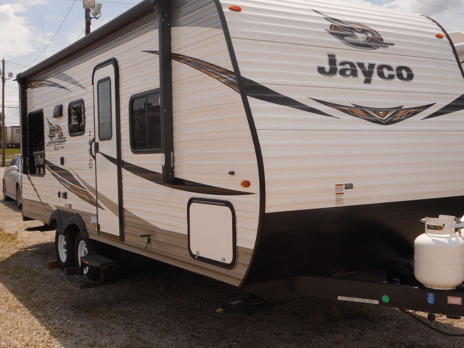 Travel Trailer - Non Slide Out - Jayco