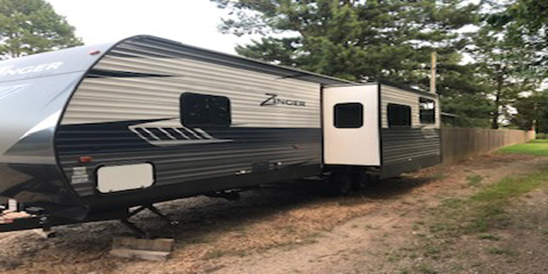 Travel Trailer: 1 Slideout Zinger 30RK