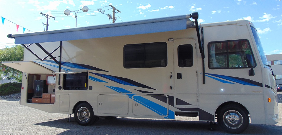 Class A - 1 Slide out Winnebago Vista 29VE
