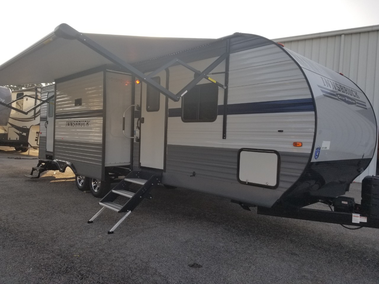 Travel Trailer - 2 Slide Outs Innsbruck 288ISL
