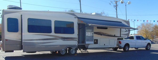 5th Wheel - 3 Slide Out Cedar Creek
