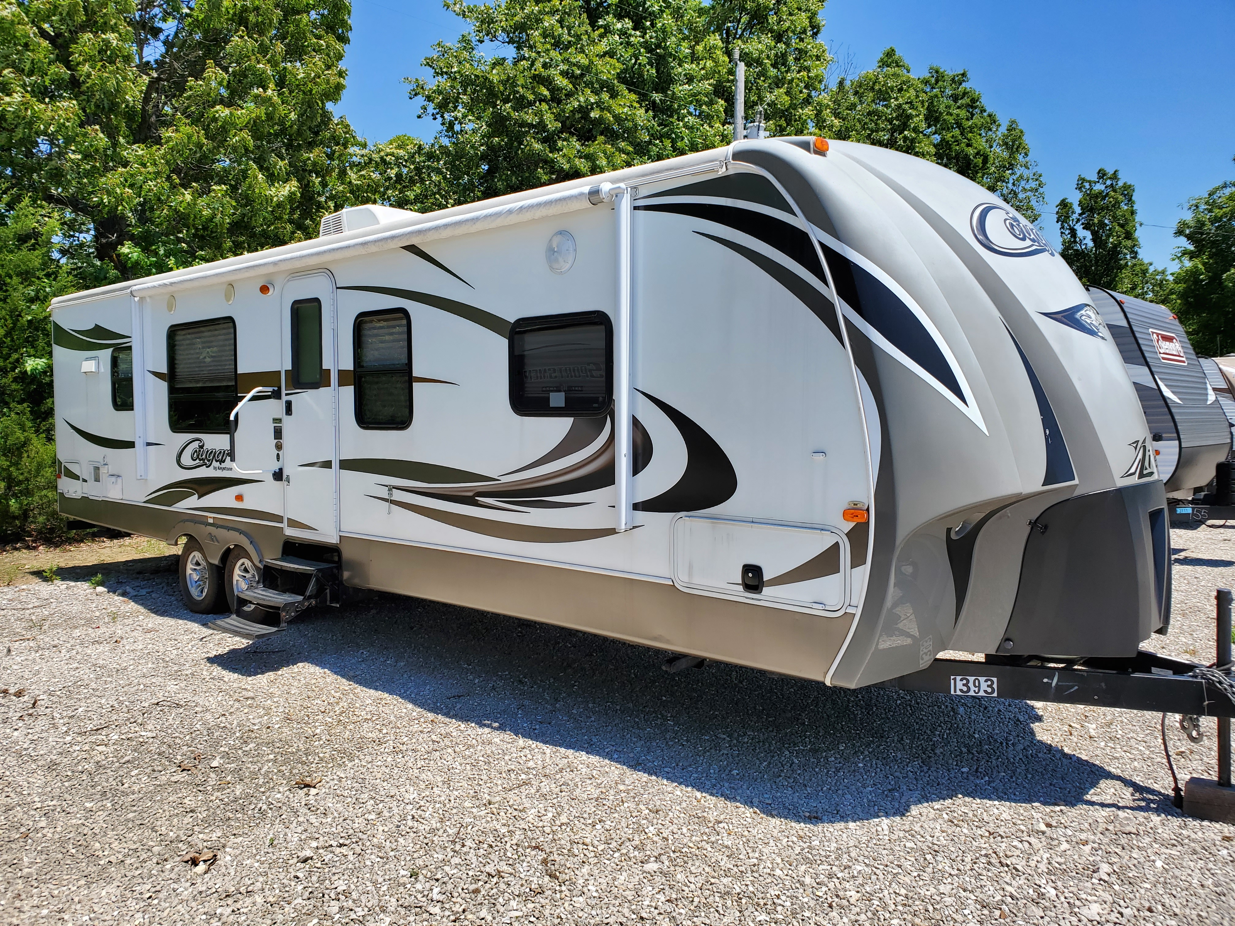 Travel Trailer - 2014 2-Slide out Cougar 31RKS