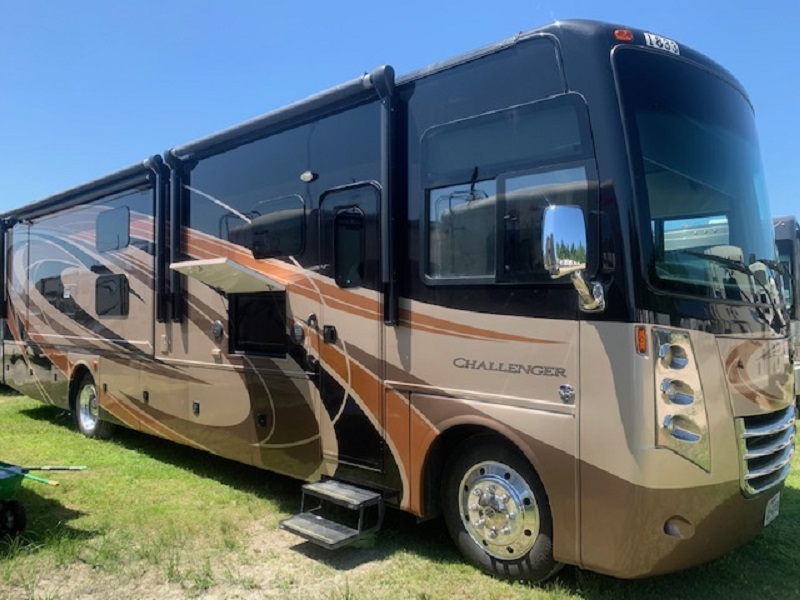 Class A - 3 Slide Outs - Thor Challenger 37TB