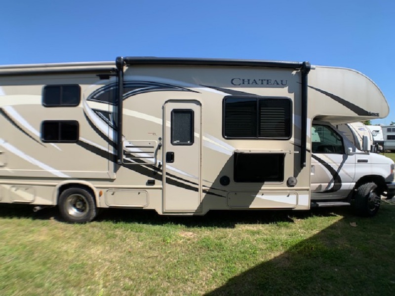 Class C - 2 Slide Out - Thor Chateau 30D