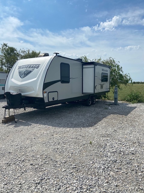 Travel Trailer - 1 Slide, Winnebago, Minnie
