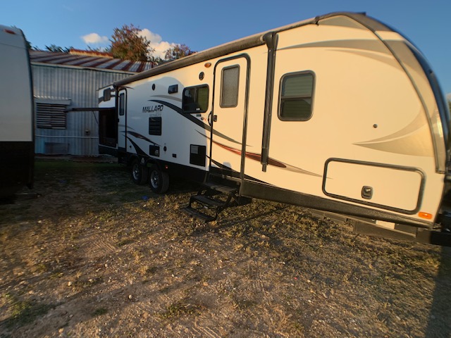 Travel Trailer - 2 Slideouts - Heartland Mallard M32