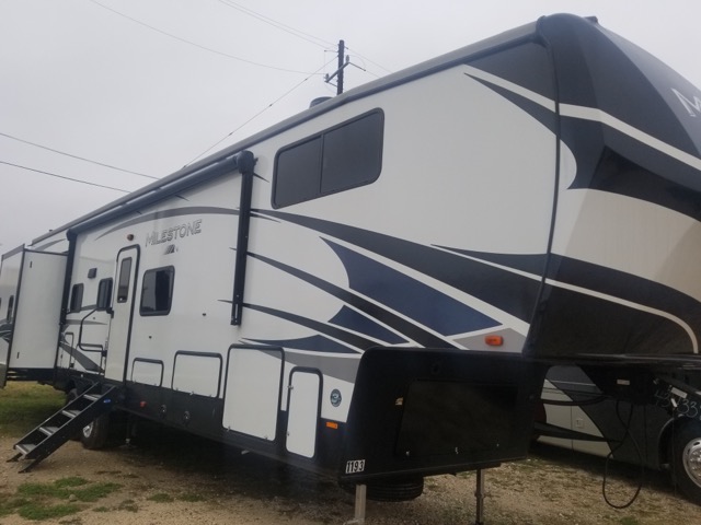 5th Wheel - 4 Slideout - Heartland Milestone 386BH