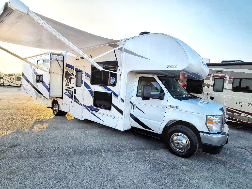 Class C - 2 Slide Out Chateau 30D Bunks