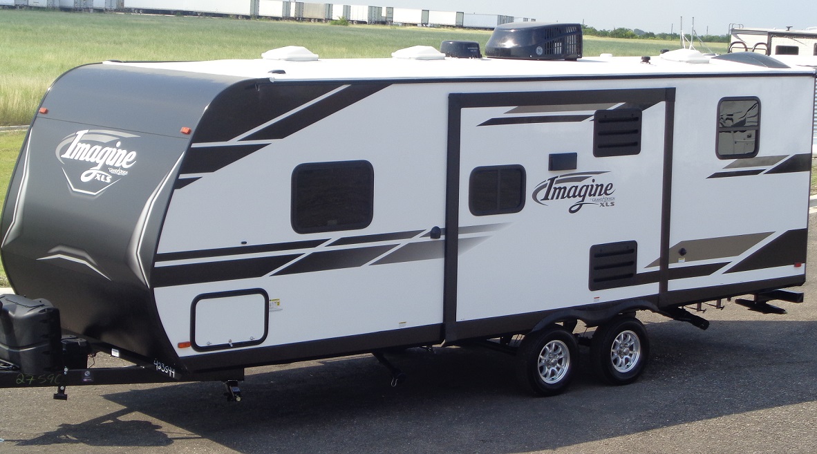 TRAVEL TRAILER - 1 SLIDE OUT - BUNKS