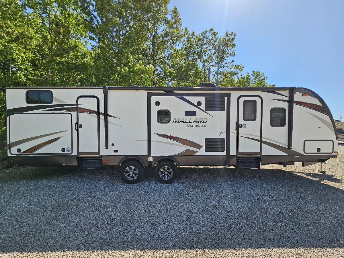 Travel Trailer, 3-Slide Outs, Mallard 33M