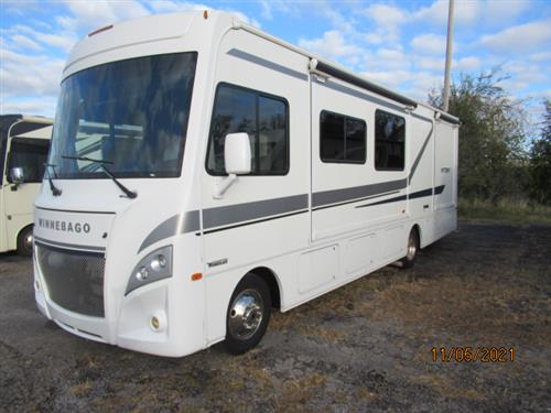 Class A - 2 Slides - Winnebago Intent 30R