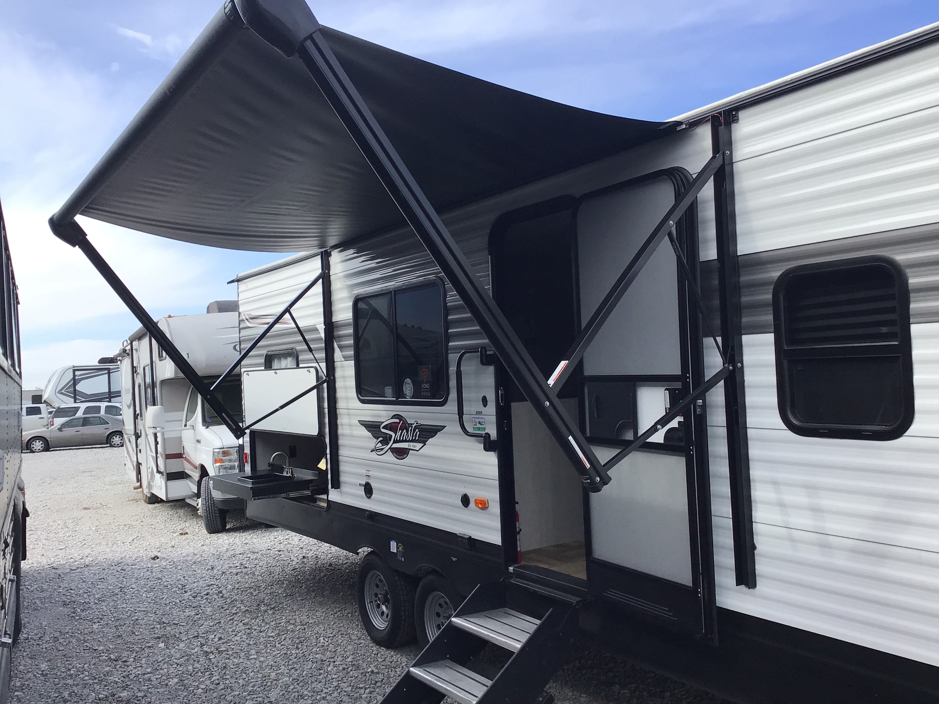 Travel Trailer - 1 slideout