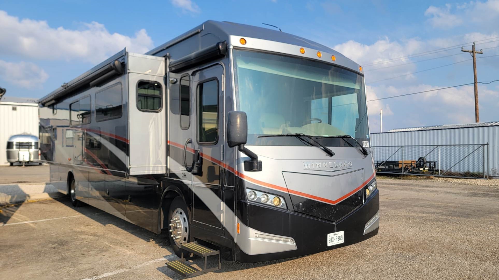 Vehicle Details | RV, Motorhome, Travel Trailer and Tent Camper rentals ...