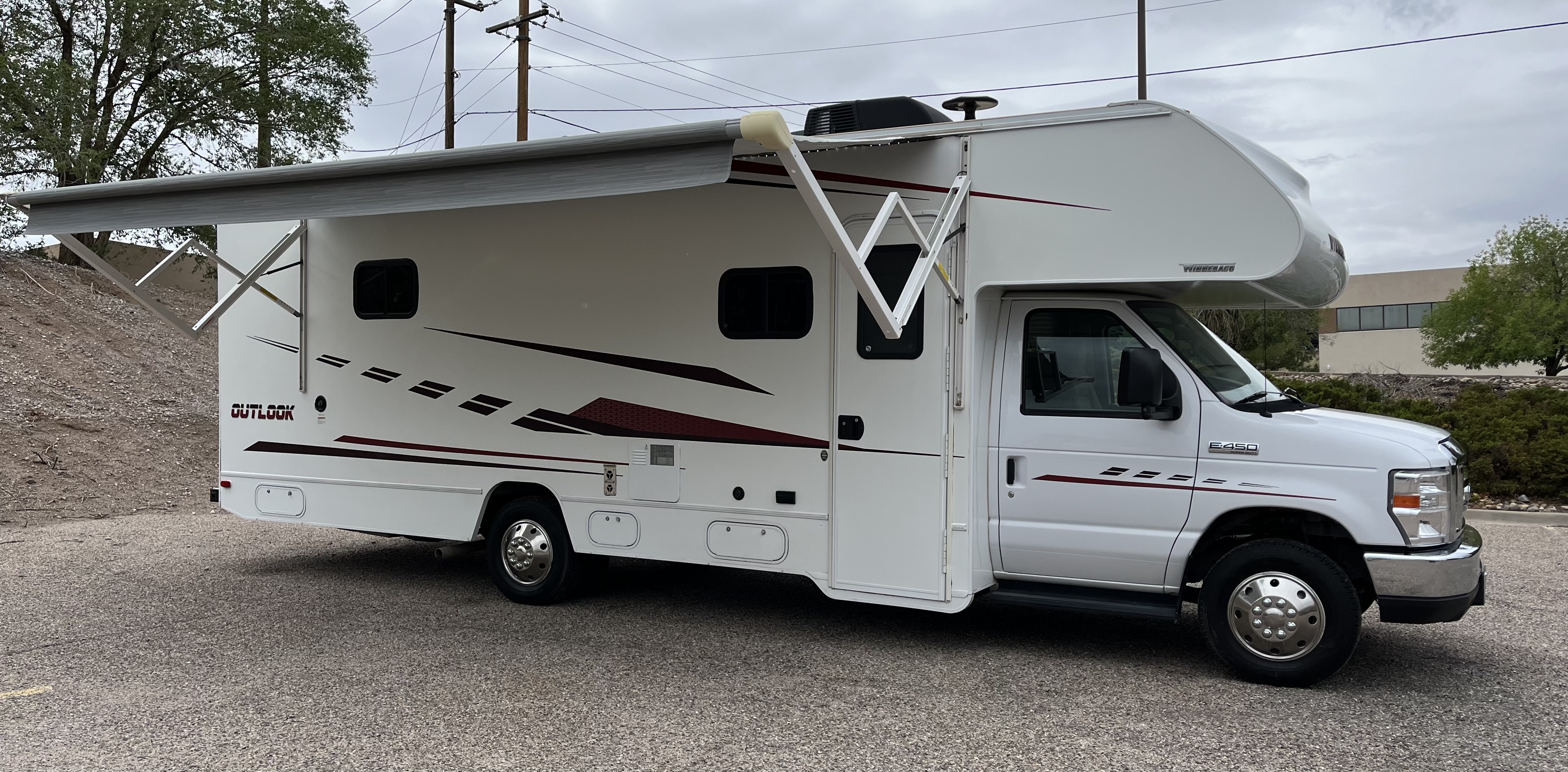 Class C- 2 Slide out Winnebago 27D