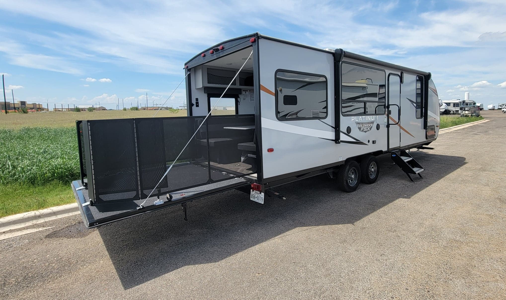 Toy Hauler - No Slide Out - Wildwood 260RTX