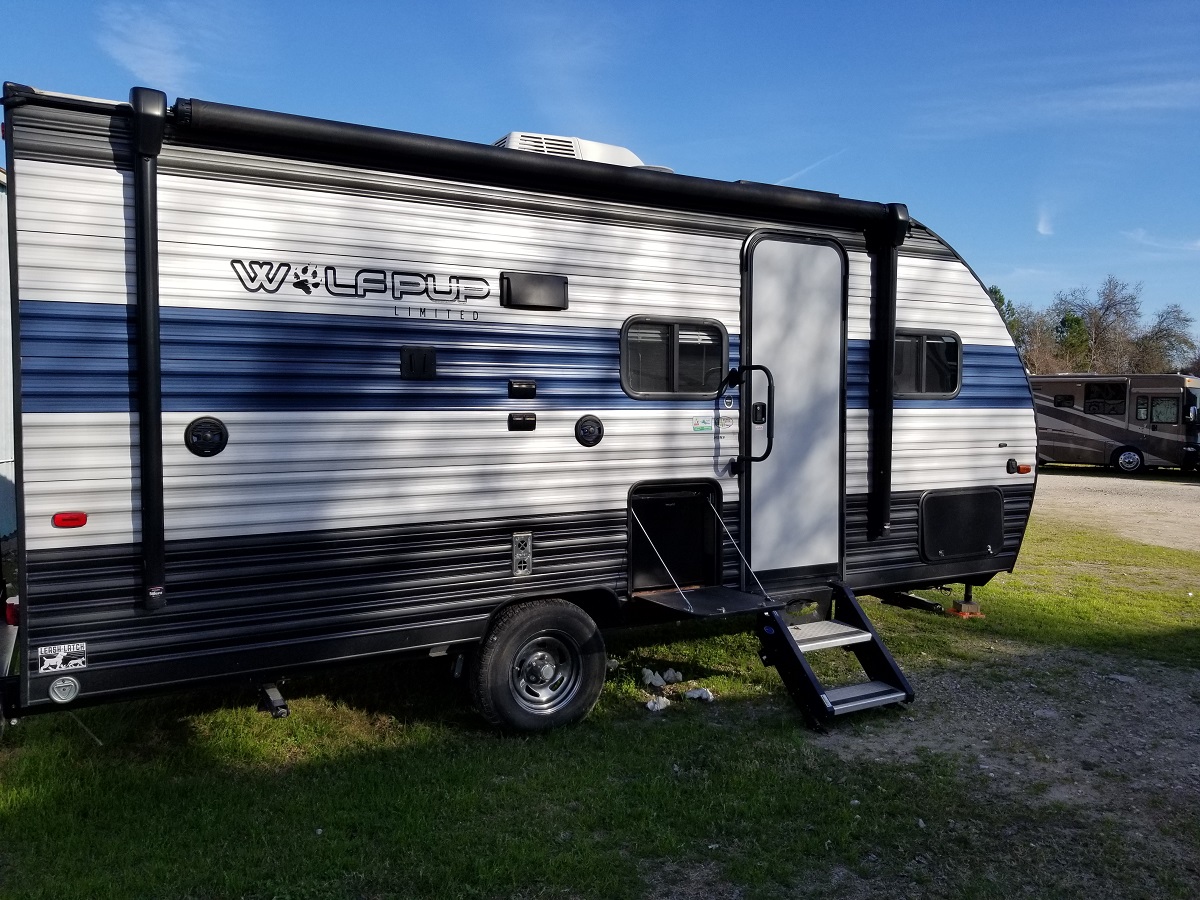Travel Trailer-Non Slide-Forest River Wolf Pup 16BHS