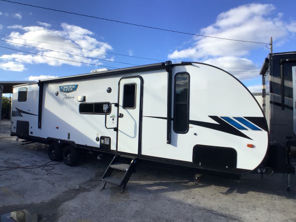 Travel Trailer - 2 Slide Outs Salem CruiseLite 33