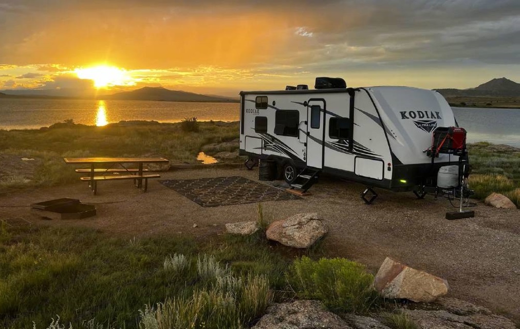 Travel Trailer - Non Slide- Ultra Lite