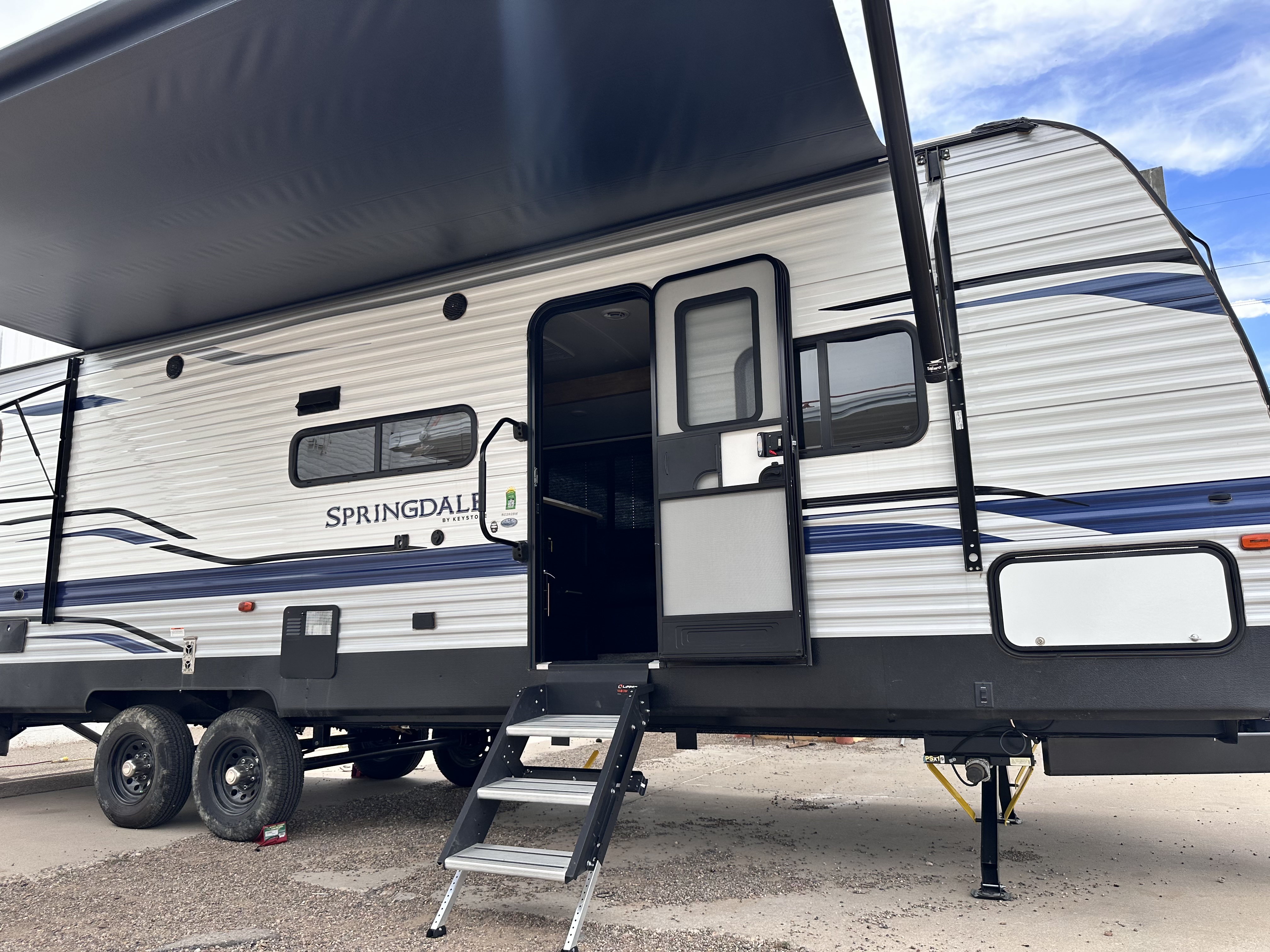 Travel Trailer- 1 Slide Out Keystone Springdale 282BH